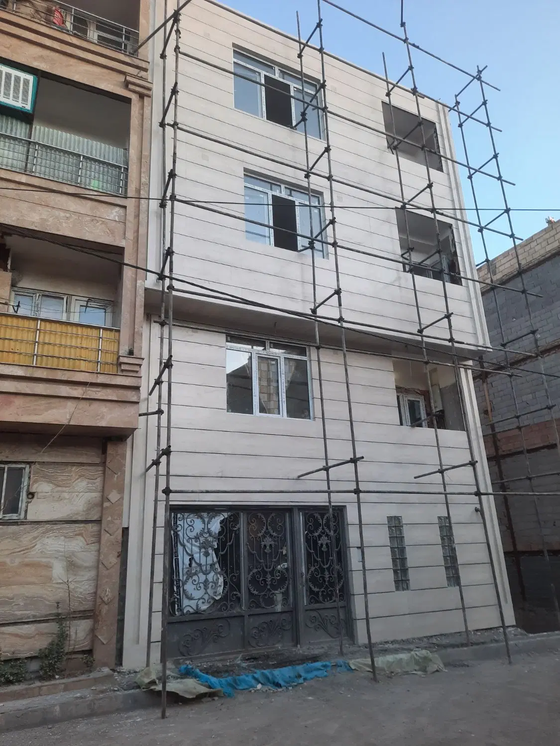 واحد فروشی
