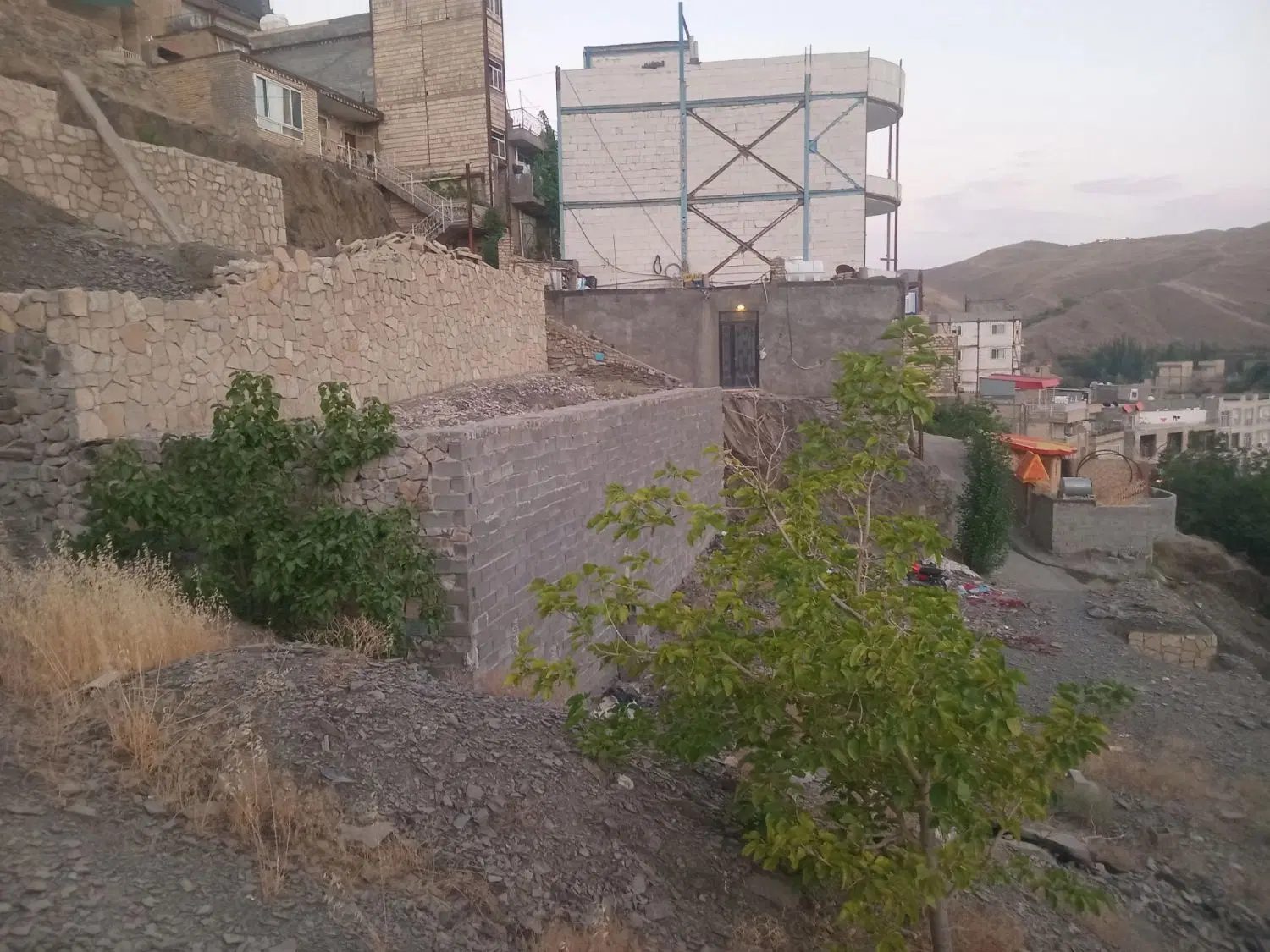 ۳۰۰ متر باغچه سنددار طرقبه جاغرق