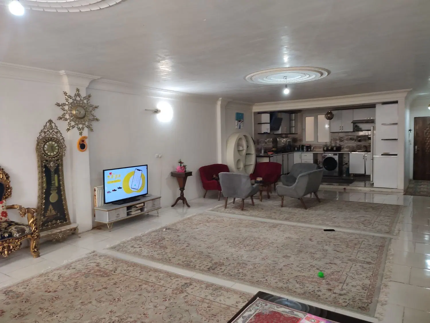 فروش واحد ۱۴۰ متری_ محدوده میدان آزادگان(شعبه)