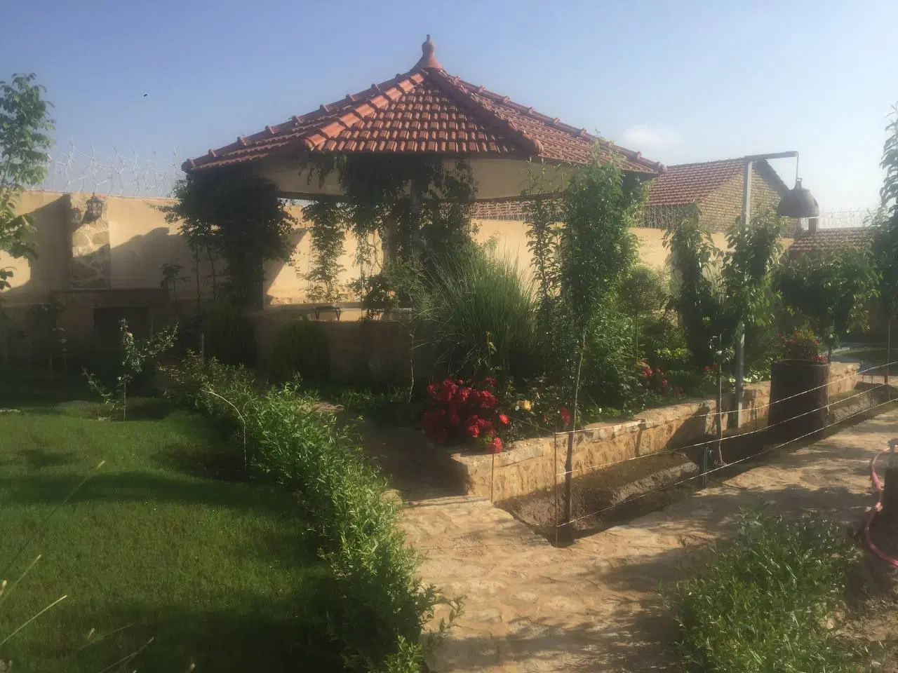 باغ‌ویلای لوکس و آماده استفاده - ۸۰۰ متر - باغشهر