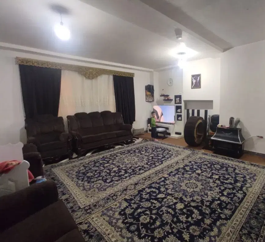 به دویاسه نفرهمخونه خانم موجه بی حاشیه