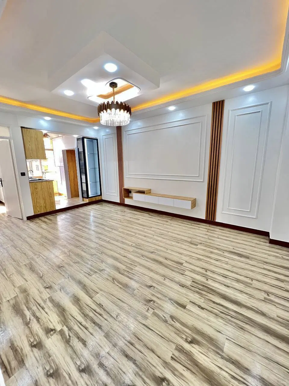 ۵۰متر طبقه دوم پارکینگ سندی * روبه نما و آفتاب
