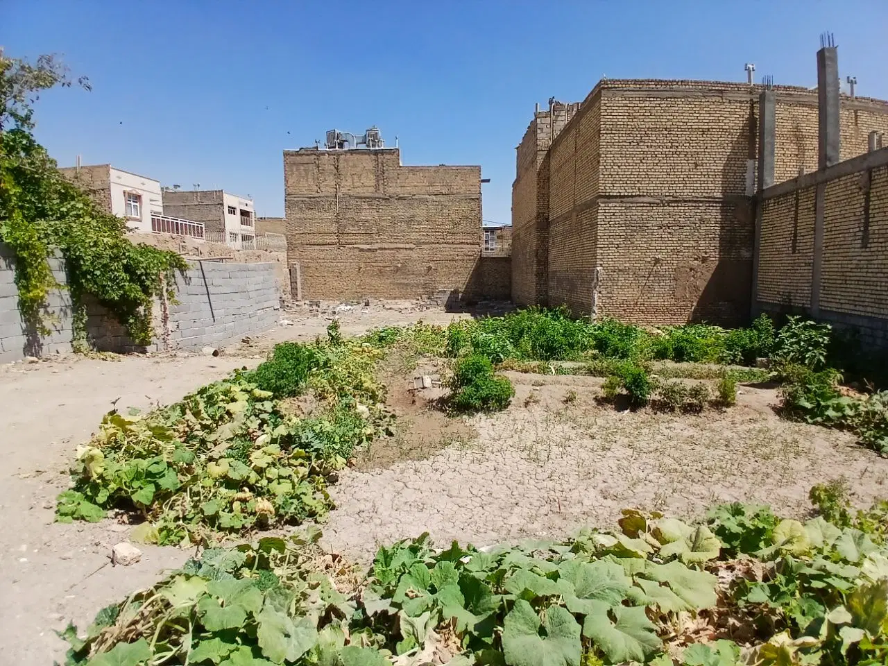 فروش زمین مسکونی اسفریز