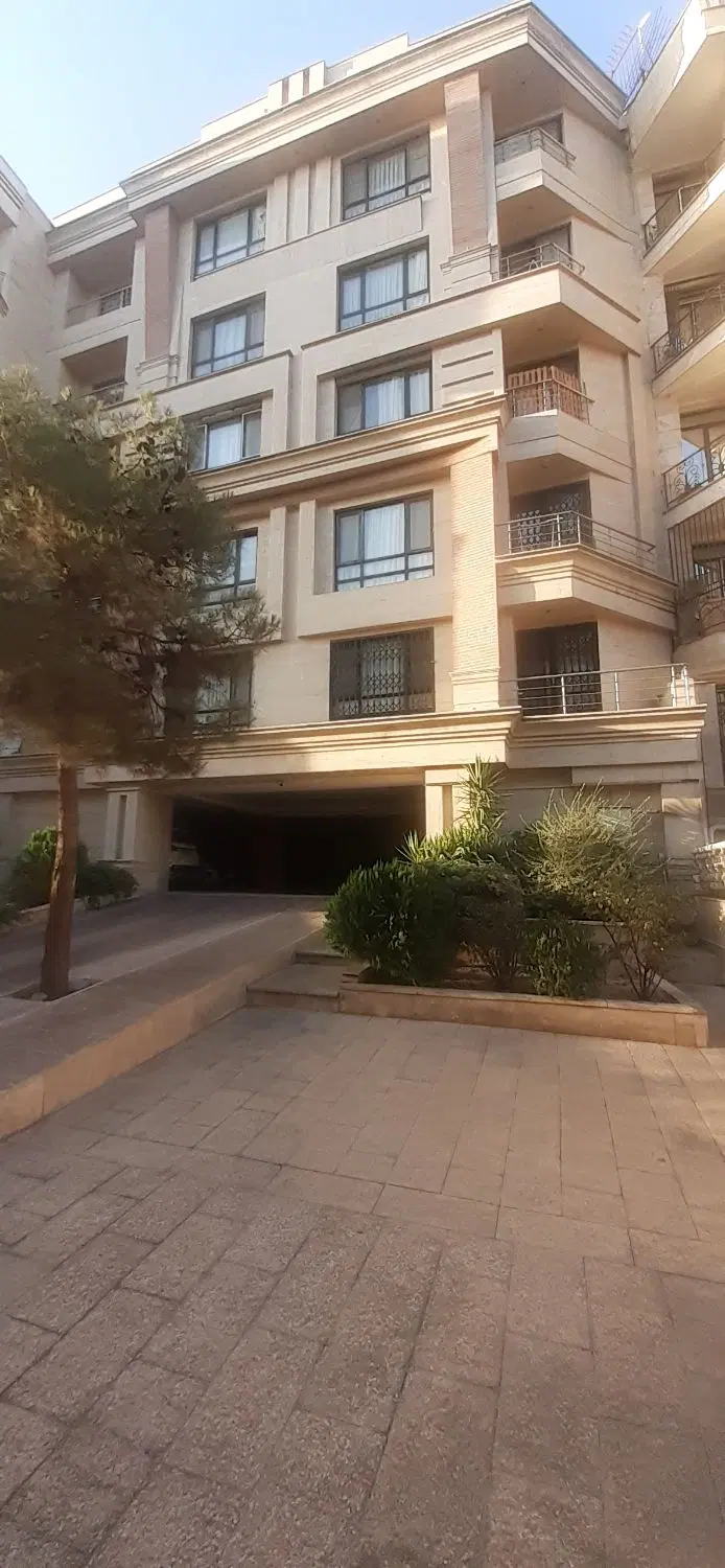 ۸۵متری ۲خواب  فول امکانات     رهن کامل یا تبدیل