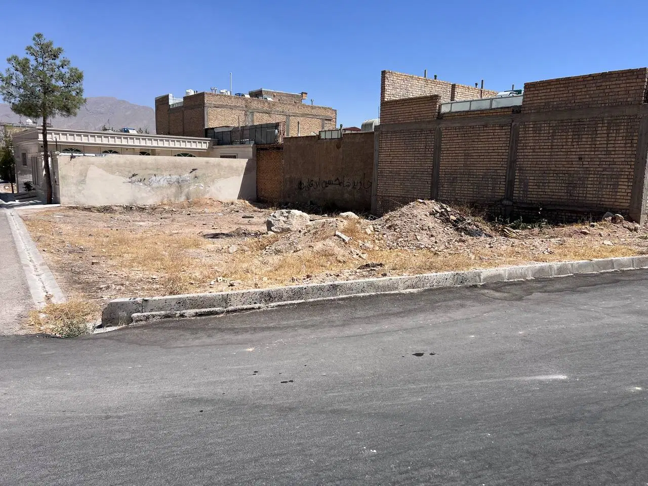زمین مسکونی دو نبش