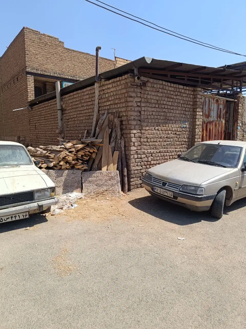 ملک تجاری انباری