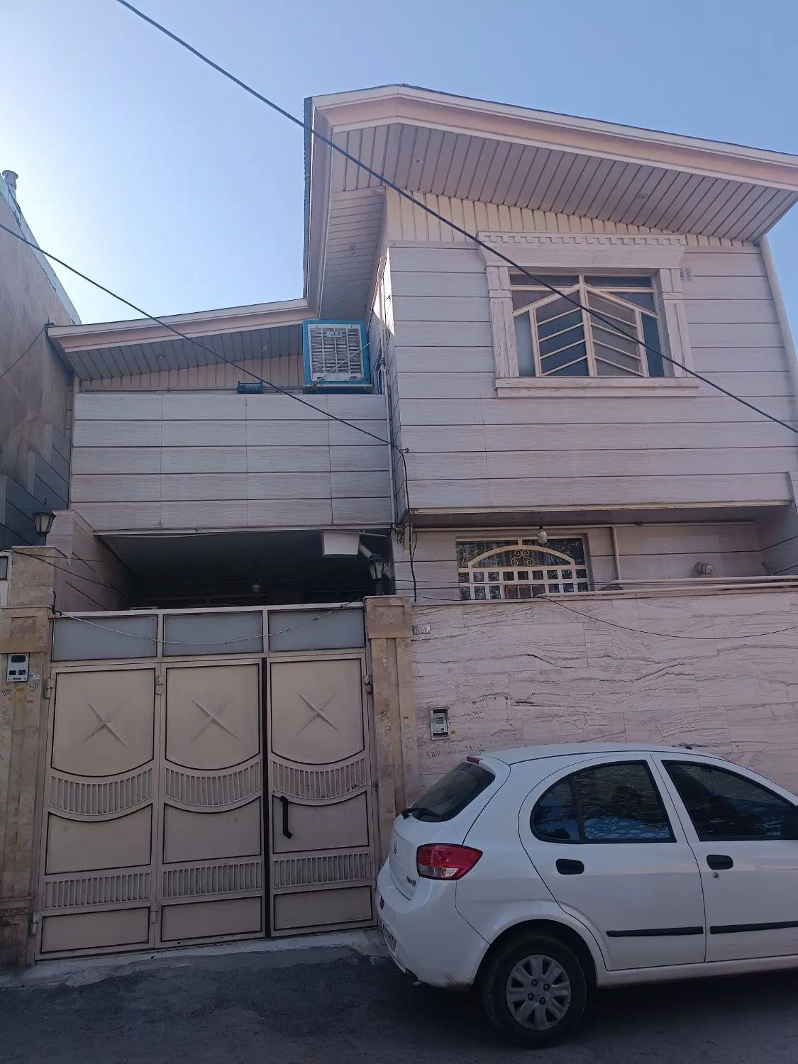 ساختمان مسکونی