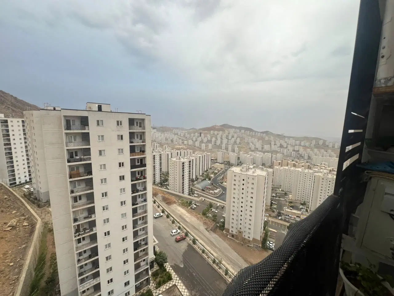 فروش یک واحد فاز ۱۱ زون ۴ جنوبی.