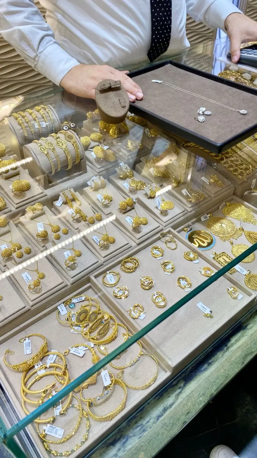 ۱۹ متر_ طلافروشی _ تاپ لوکیشن