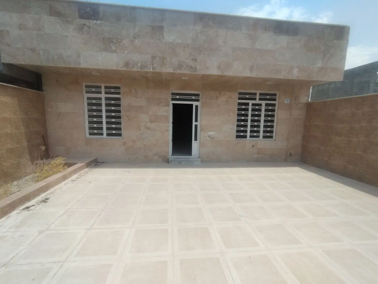 فروش خانه درب سالن