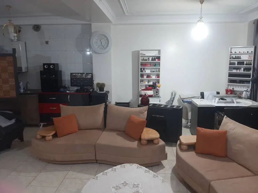 سالن ۸۰m به آرایشگاه ودفتری وکلینیک وتولیدی...