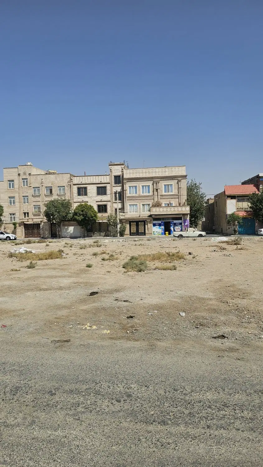 زمین ۲۰۰ متری در فیروزآباد شهر ری