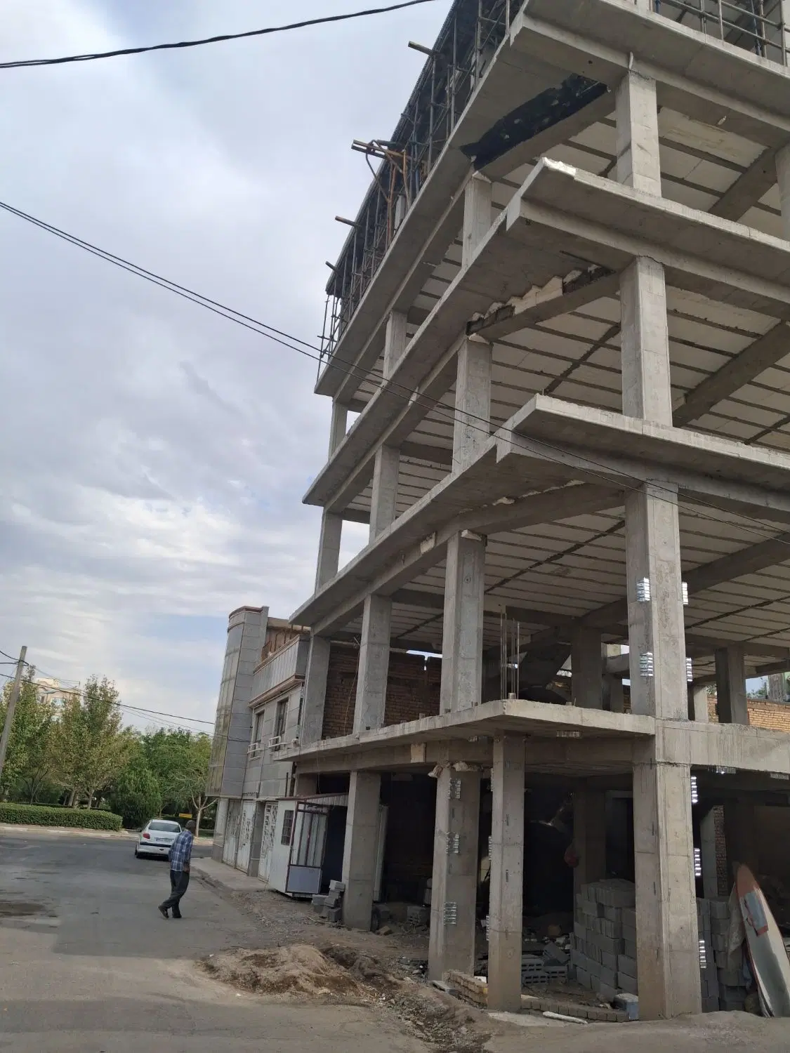 پیش فروش یک واحد ۹۰ متری واقع در دانشگاه ۱۳