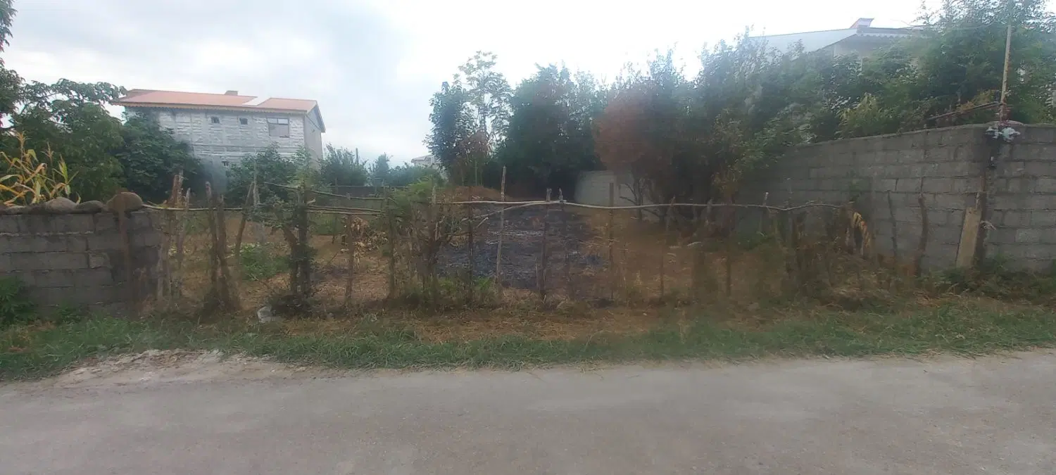 زمین ۳۰۰متری روستایی با پروانه ساخت