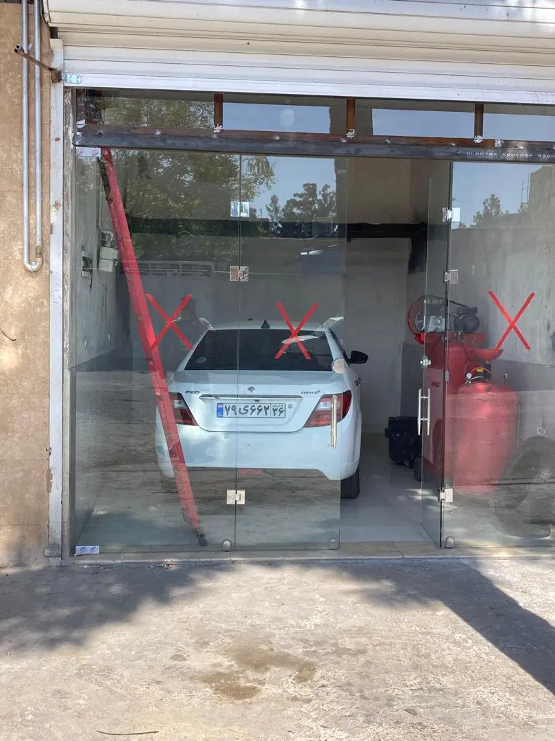 مغازه در مکانی پرتردد