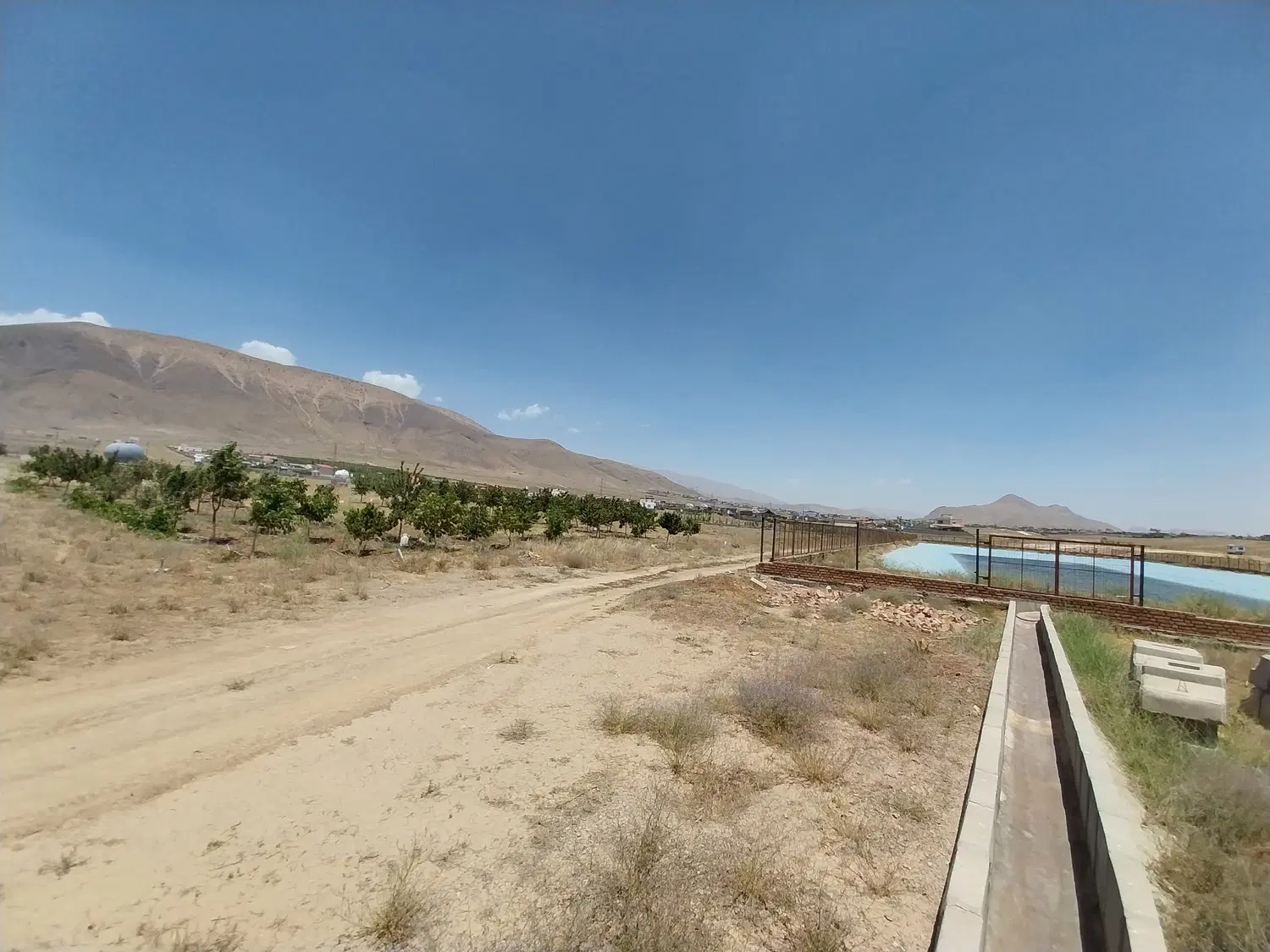 باغ ۱۰۰۰ متری مثمر شهرک سروستان سربندان دماوند