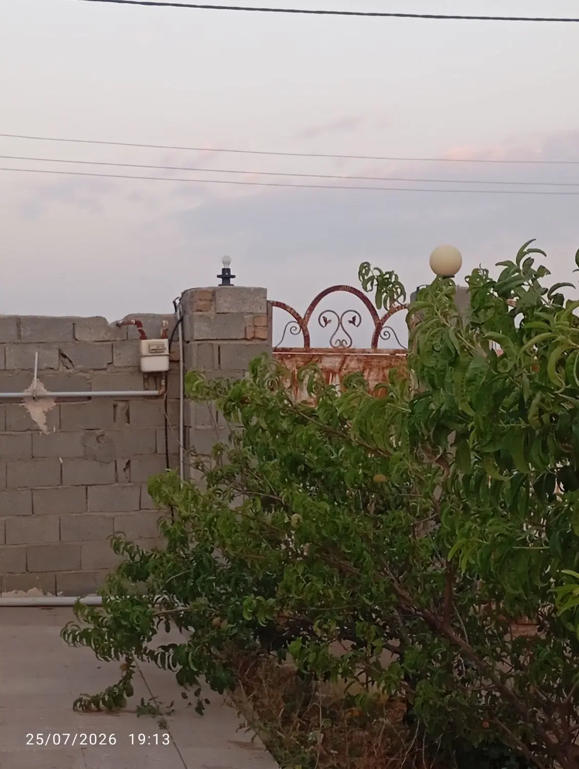 خانه ویلایی مسکونی 1000متر آب و برق گاز گکن کنتور