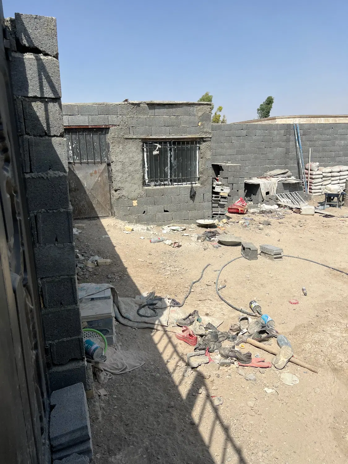 باغ نیمه کاره چهار دیواری