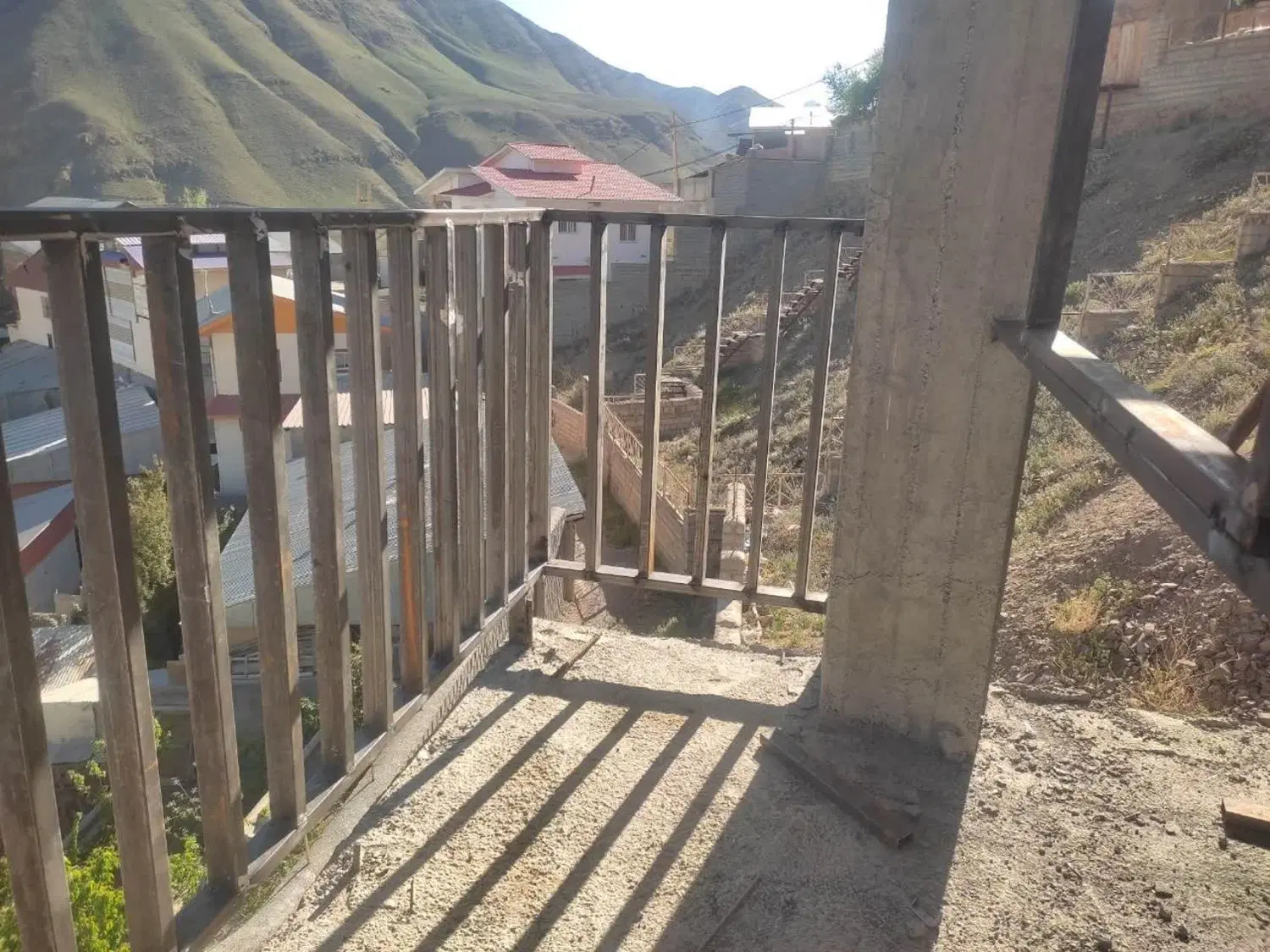 زمین مسکونی ۱۲۰ متر با جواز ساخت داخل محل