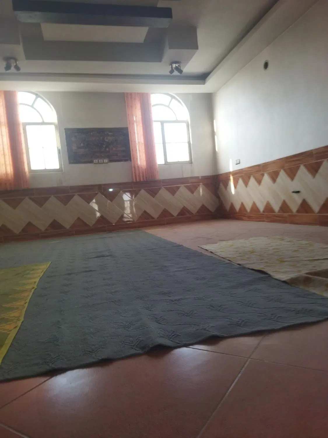 منزل مسکونی دوطبقه نجف‌آباد آزادگان فاز2