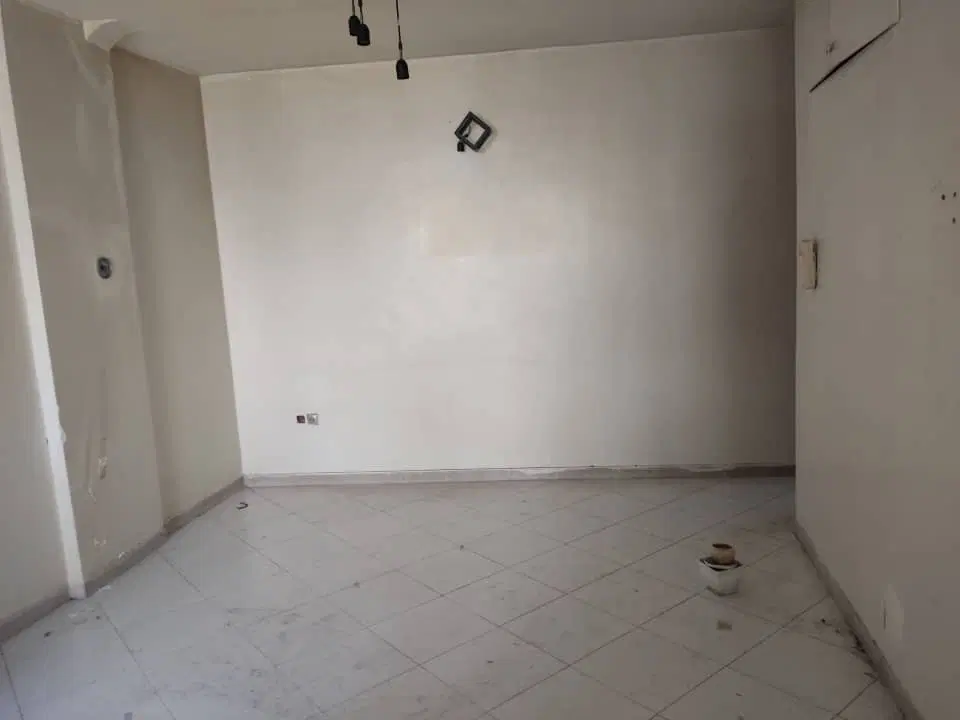 ۴۰ متر_ پارکینگ سندی_ تخلیه