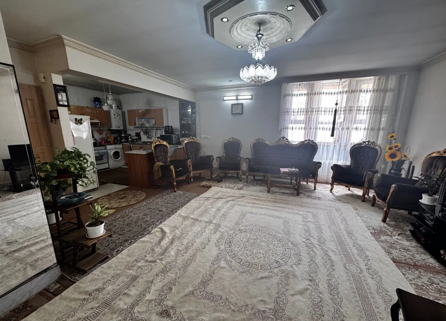 ۸۷ متر شهیدان غربی طبقه اول ۱۵ سال ساخت