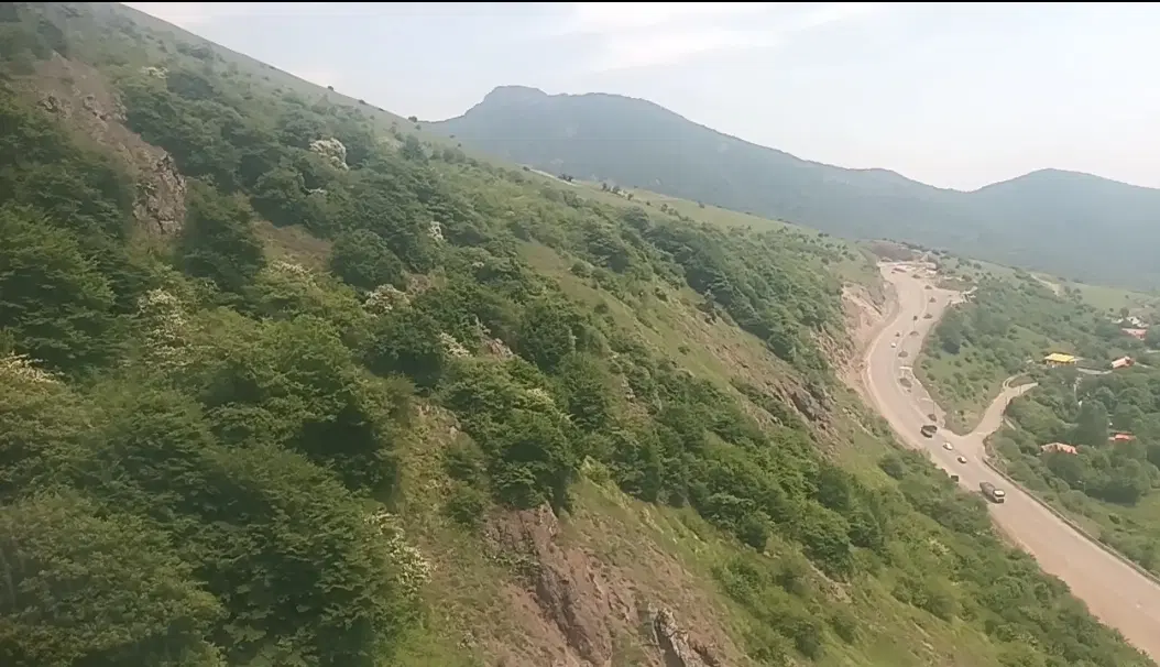 زمین داخل روستای نشق