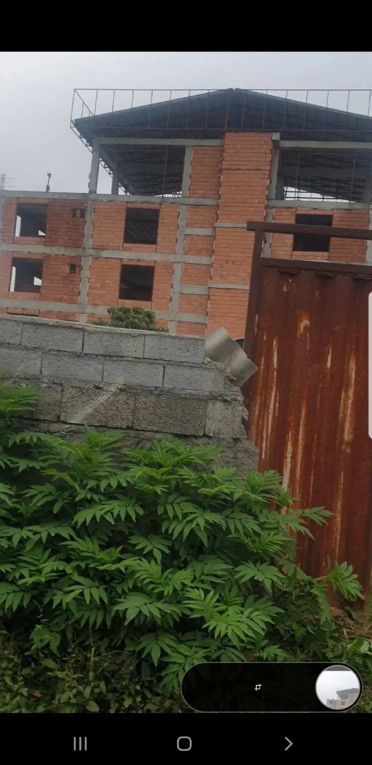 ۲۰۱ متر  مسکونی  سند  وجواز