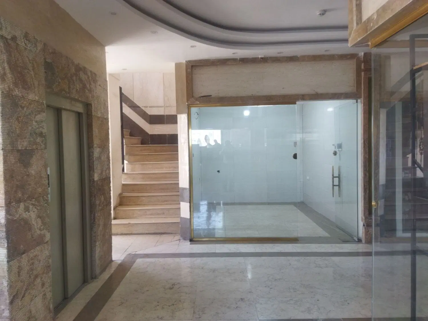 اجاره مغازه درپاساژبیژن