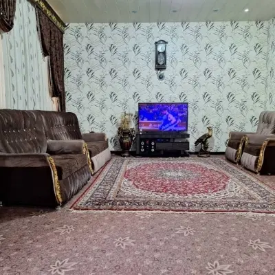 همخونه یا همخانه