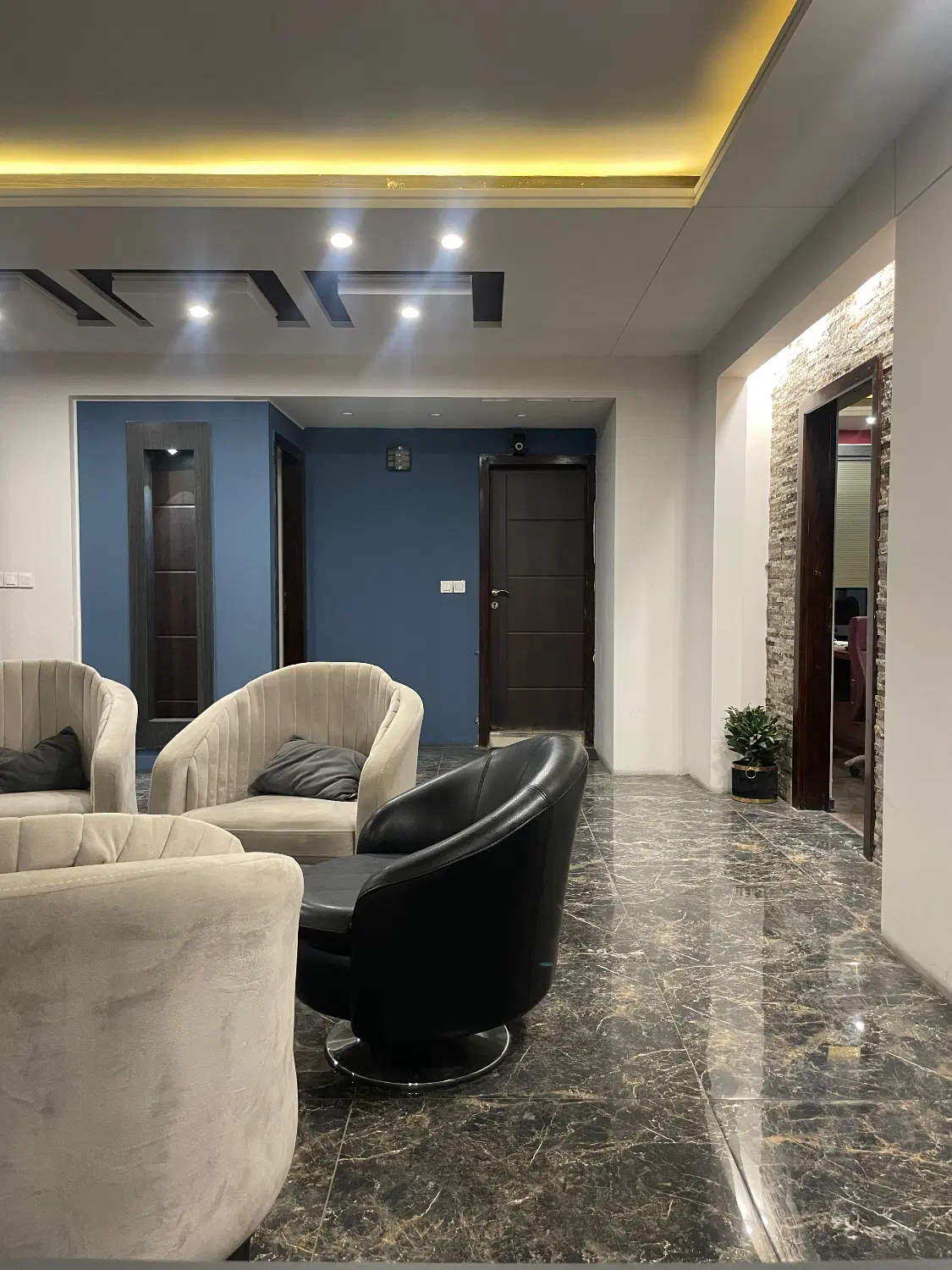 حاشیه سجاد موقعیت تاپ ۱۳۵م ۳خ