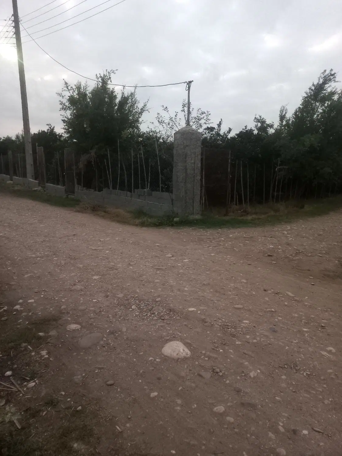 یک قطعه باغ  با دوبحر خبابان و کوچه