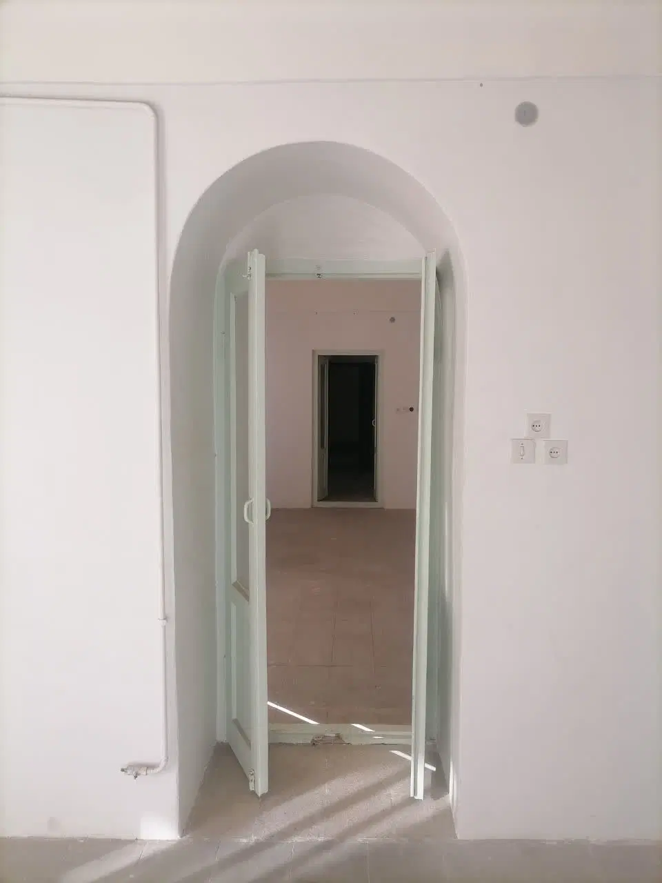 نیم طبقه دربست
