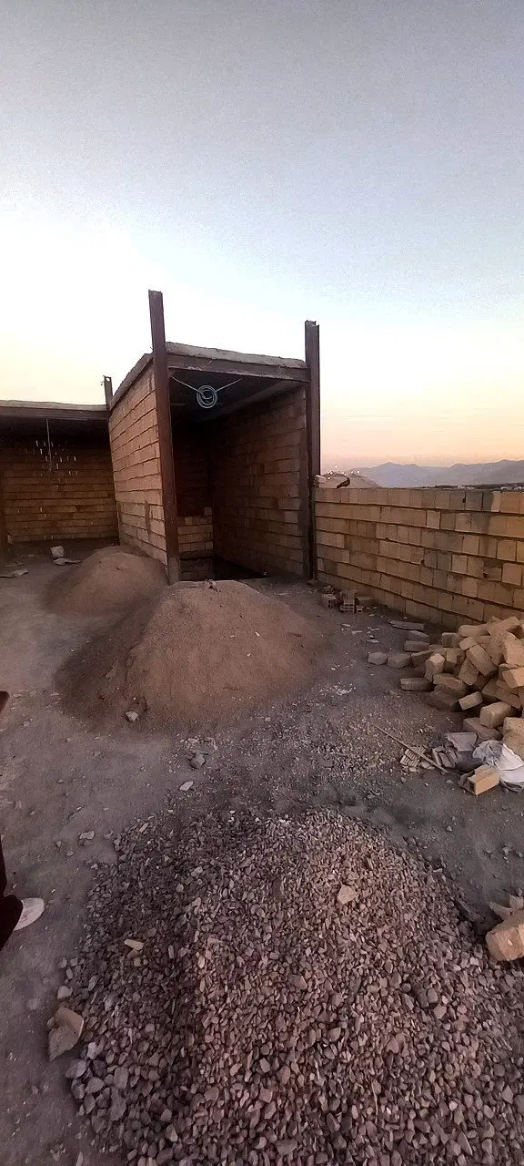 ساختمان  نیمه ساز