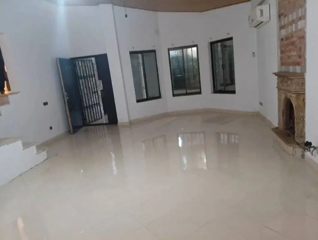 اجاره ویلا با ۱۲۰ متربنا_ کد ۵۰۷۹ _سالار)