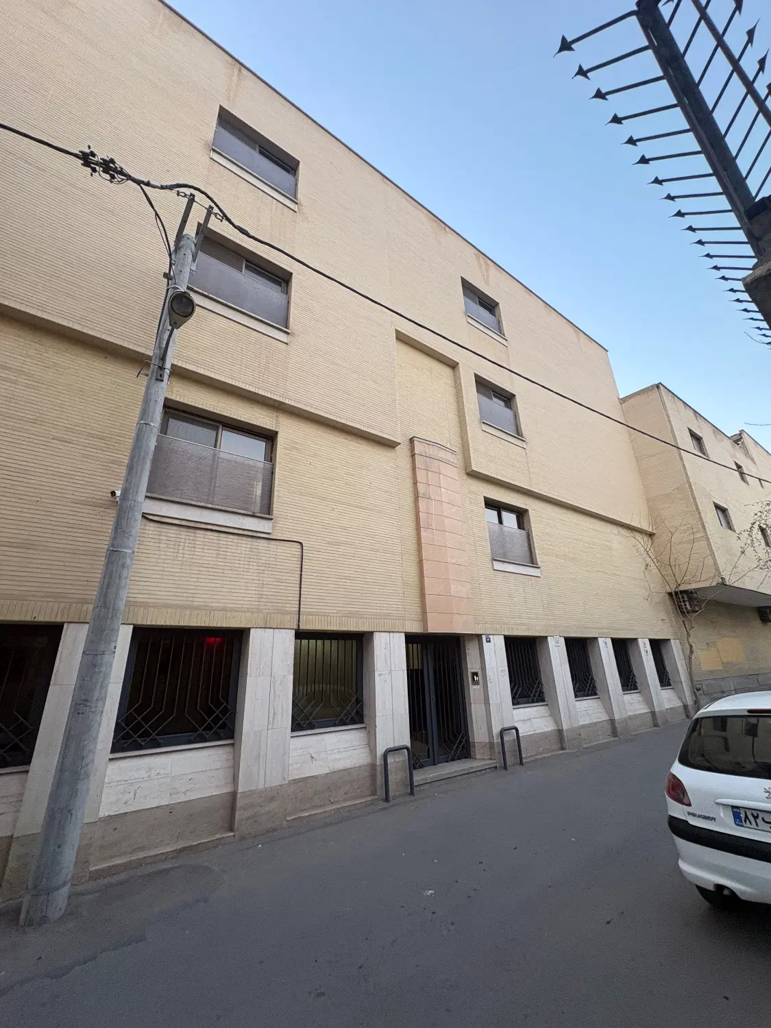 خانه ویلایی ۳۴۰ متری خ شیخ مفید