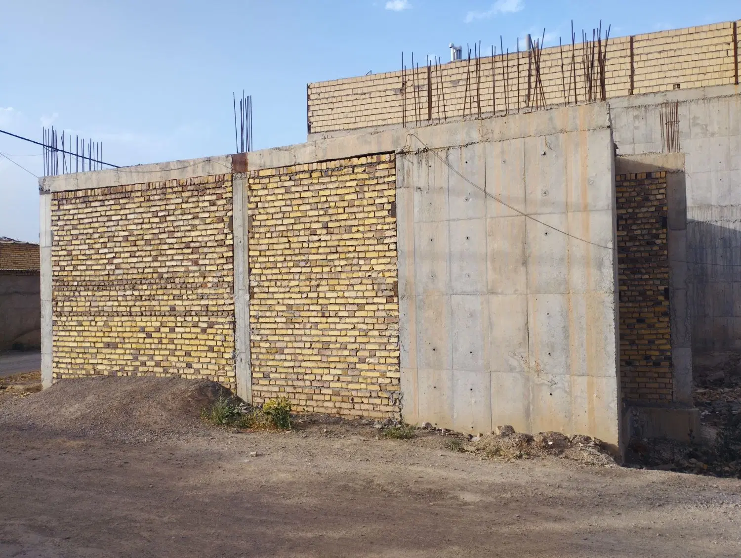 فروش خانه نیمه ساز در نوقاب