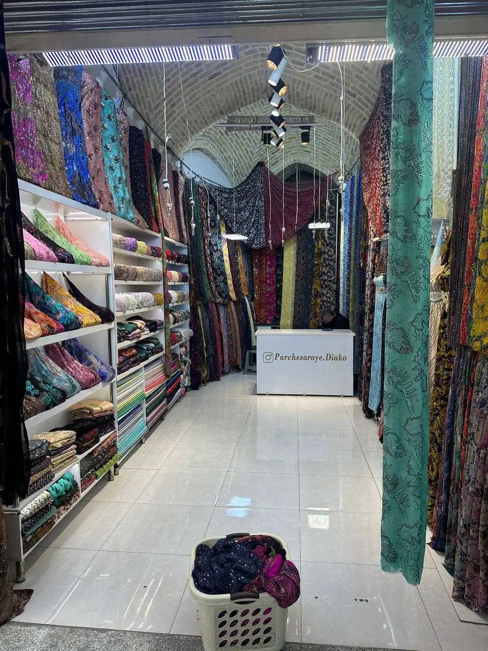 مغازه ۳۳ متری سرای فخرالدین