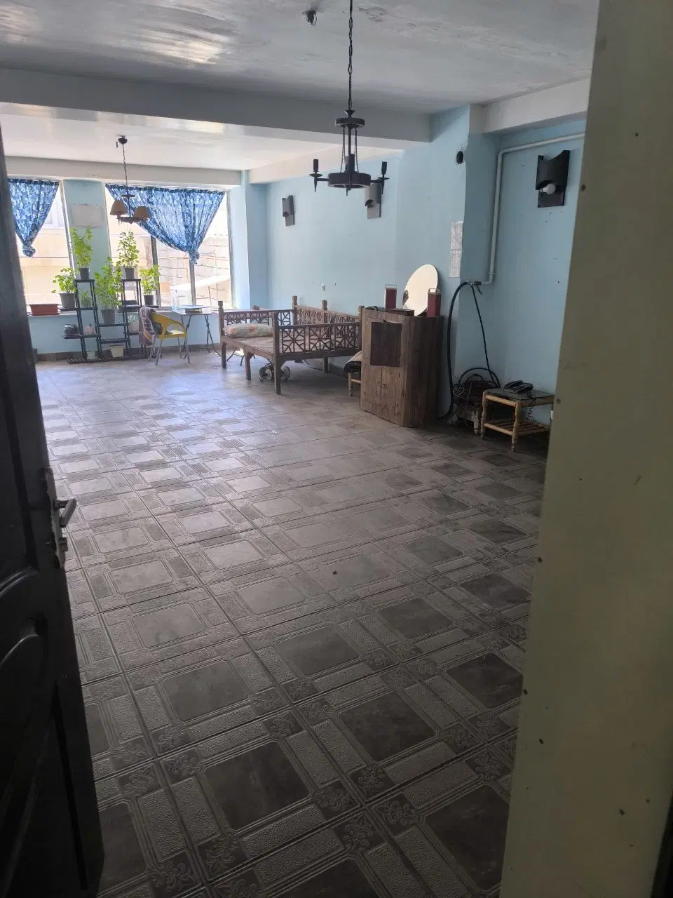 اجاره انباری و کارگاه بهار بر خیابان (املاک ارک)