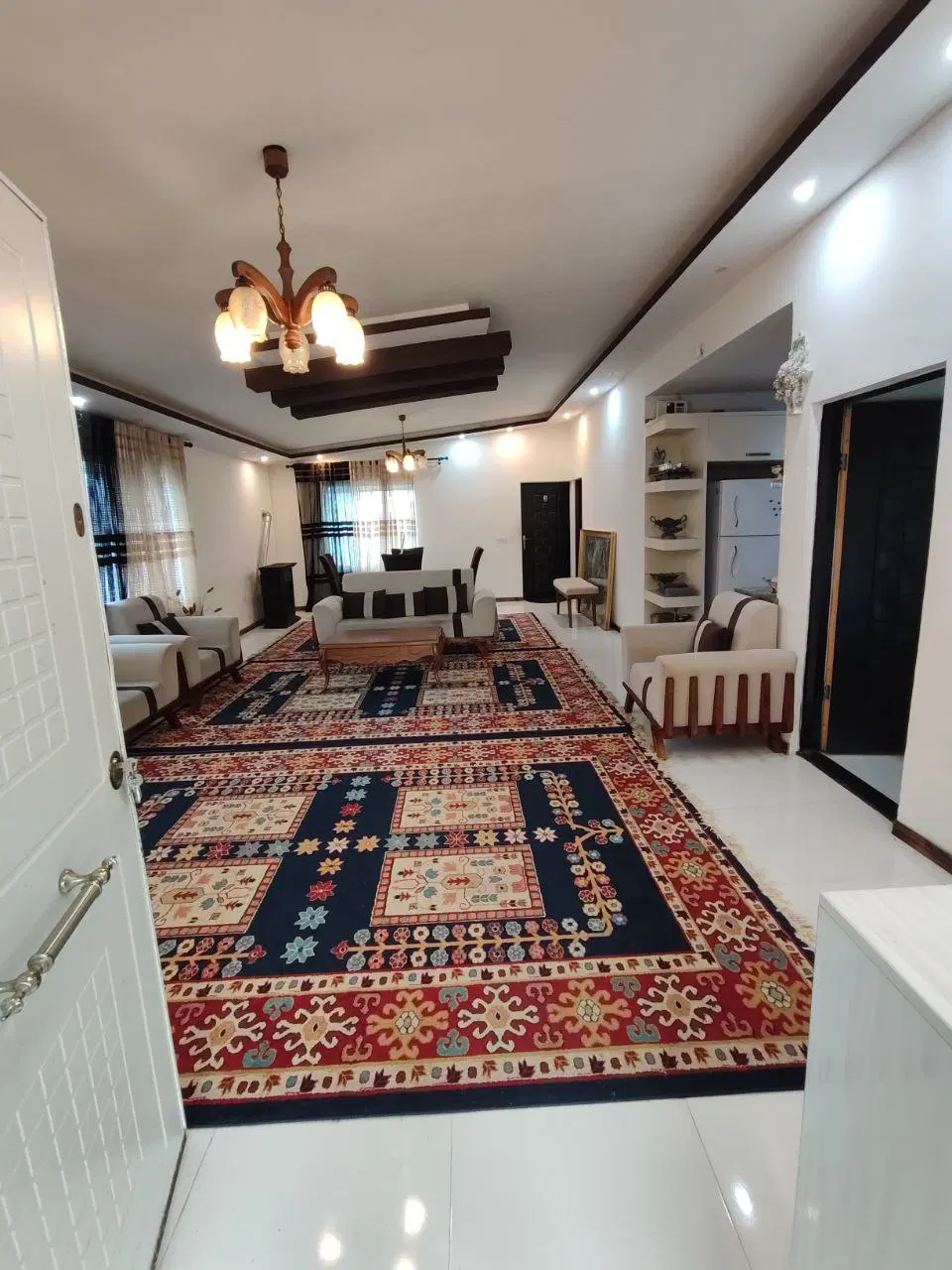 ویلاباغچه خوش ساخت سنددار ۲۸۰ متری جاده دریا