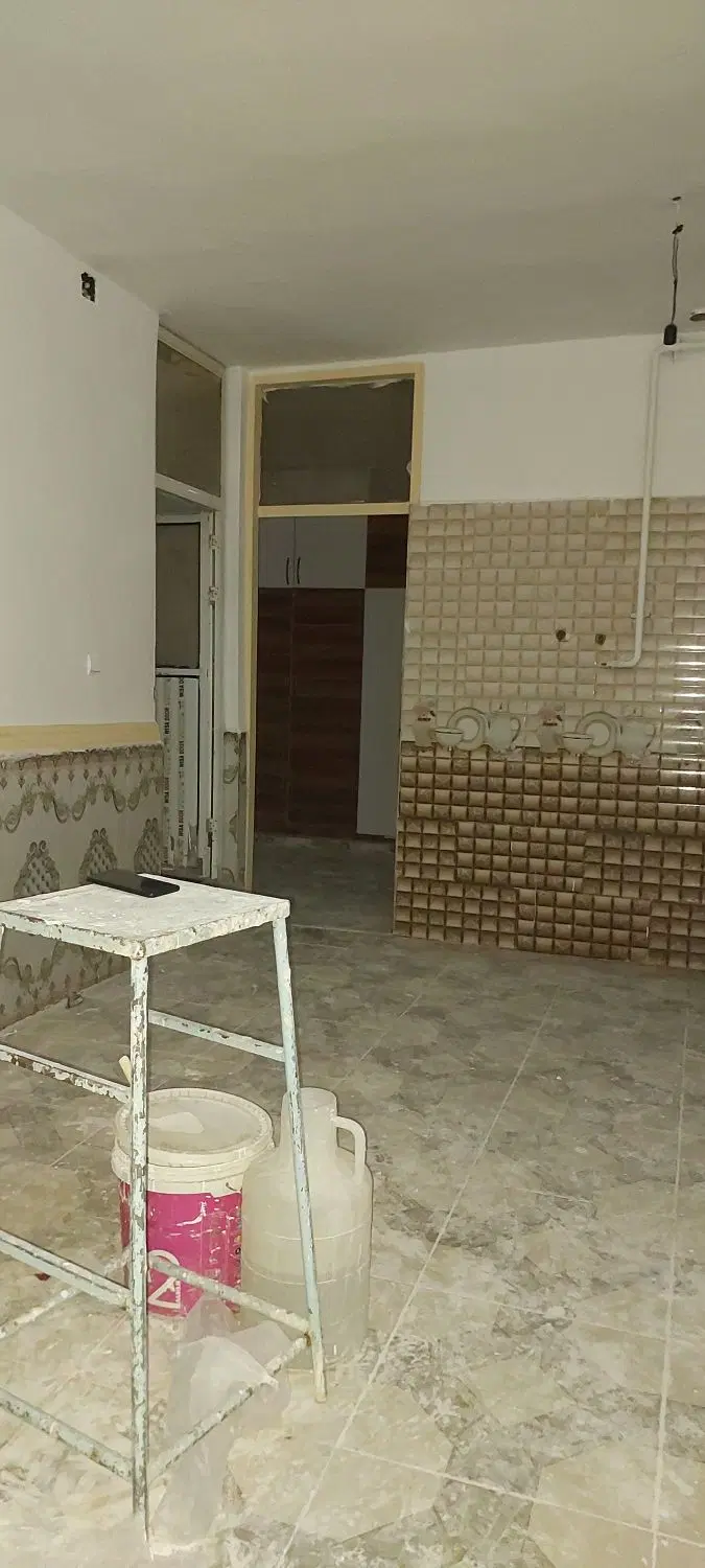 آپارتمان گلشاد ۹ طبقه بالا ۶۵ متری