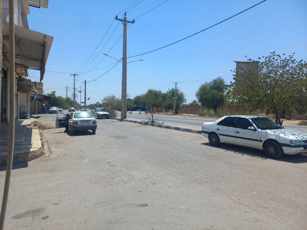 مغازه تجاری داخل شهرک بن جعفر