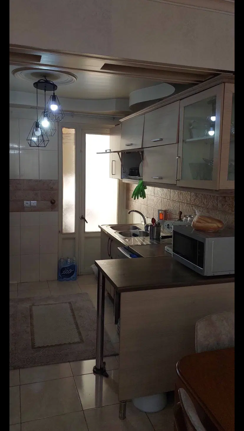 اپارتمان ۵۱ متری پیروزی چهارراه کولا کولا طبقه ۲