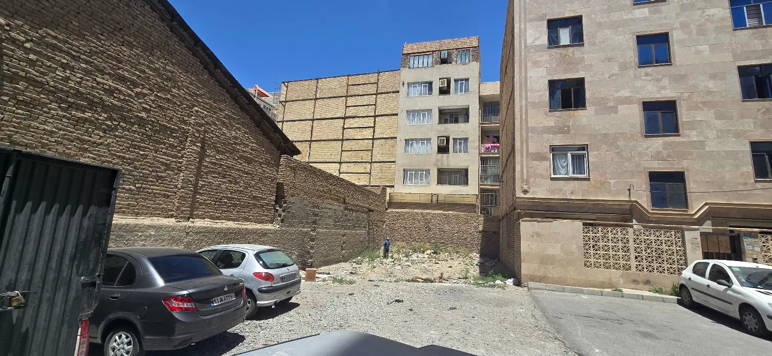 یک قواره زمین ۲۰۰ متری بلوار راغب