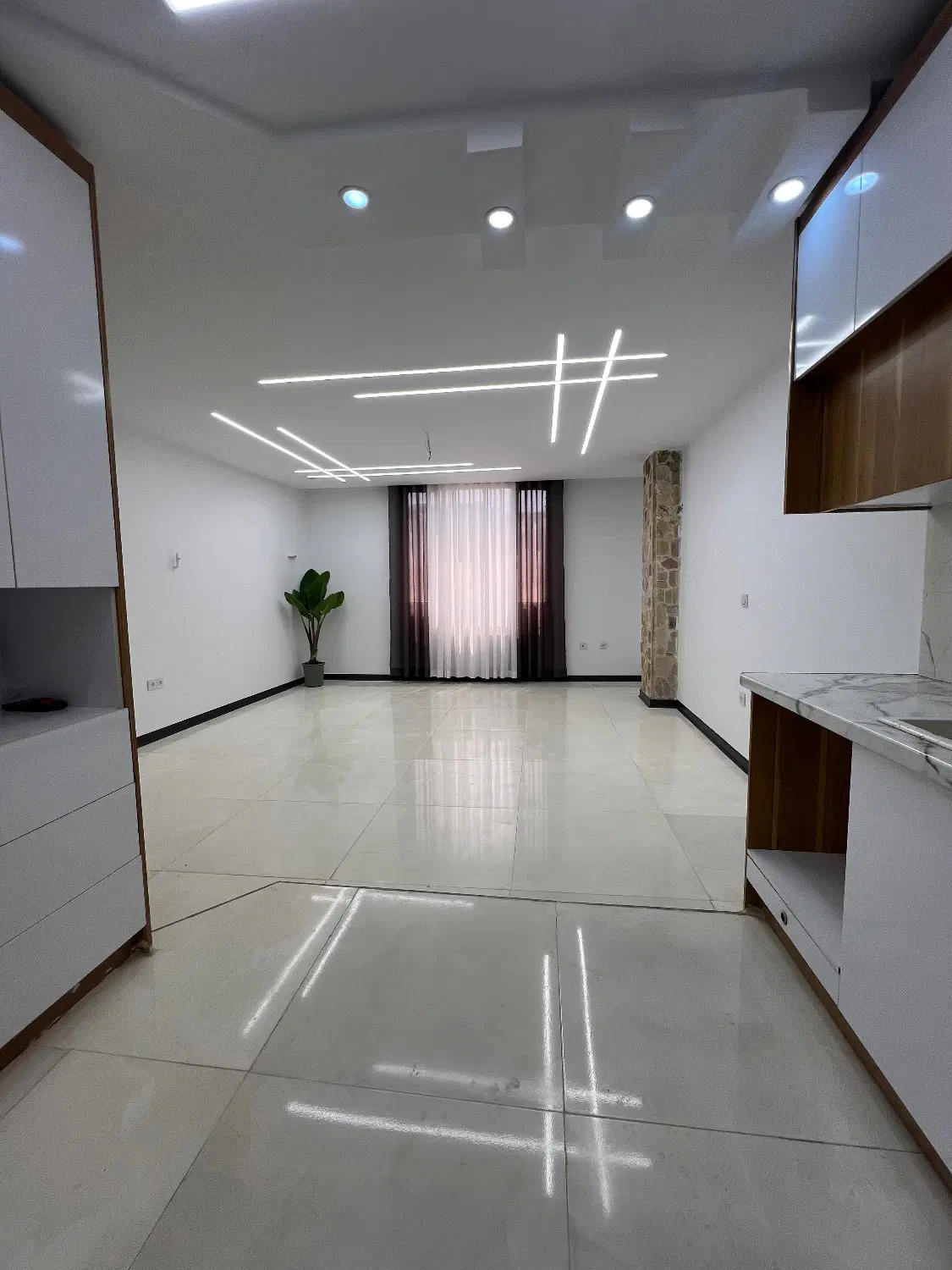 ۷۵ متر پارکینگ دار