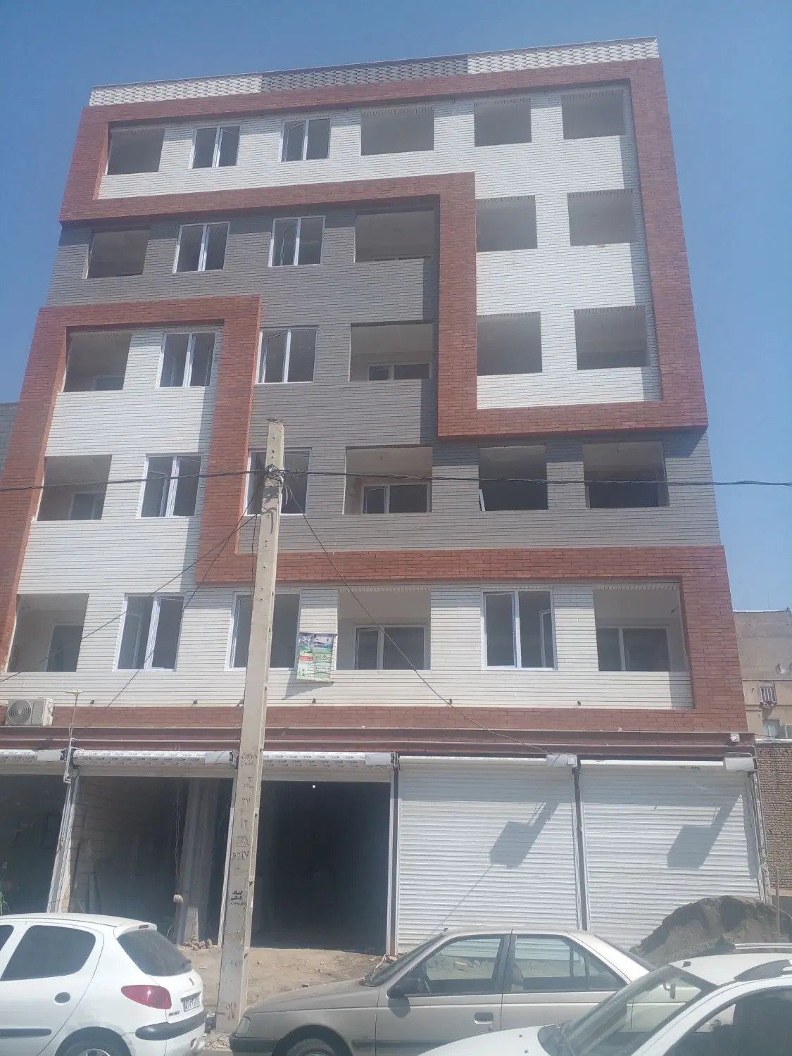 ۹۶متری  آماده تحویل پارکینگ اختصاص