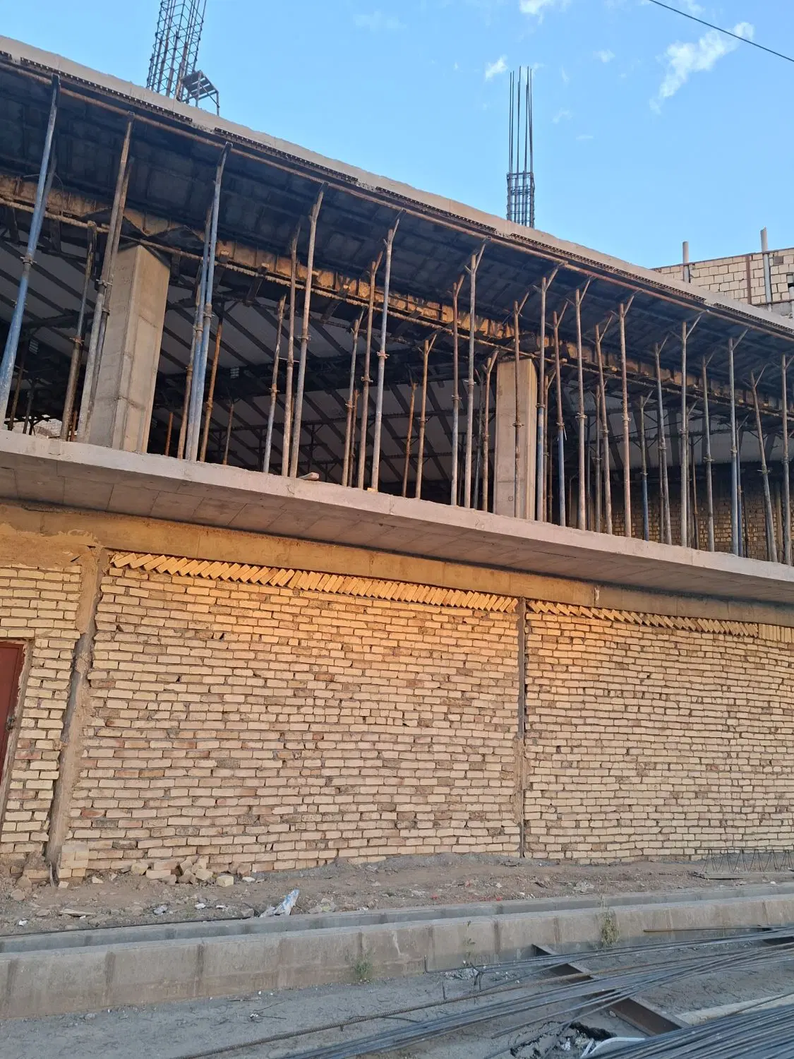 تهاترزمین وویلایی باآپارتمان