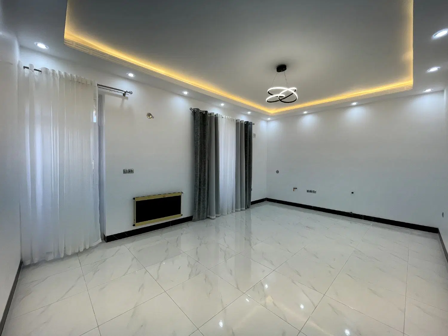 فروش یک واحد از ساختمان چهار واحدی