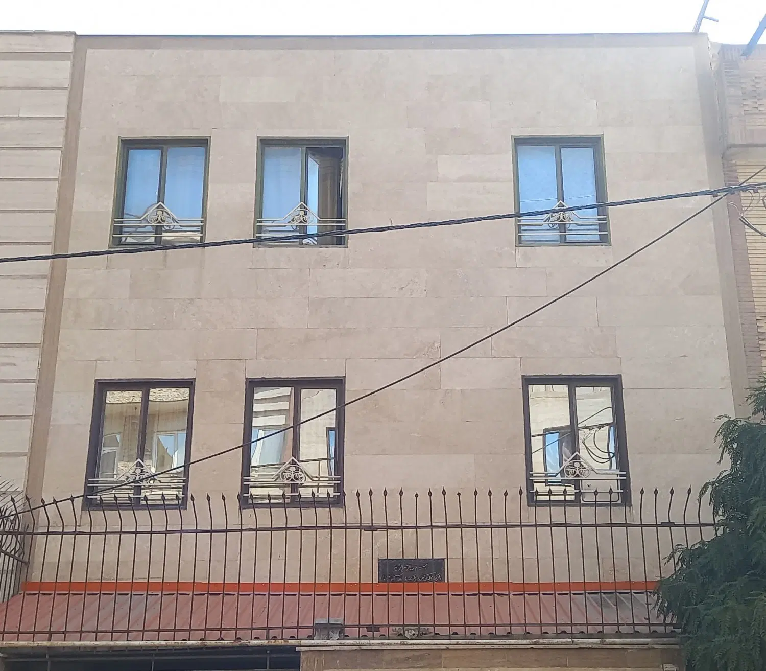 آپارتمان ۲طبقه چهارواحدی یکجابفروش میرسد