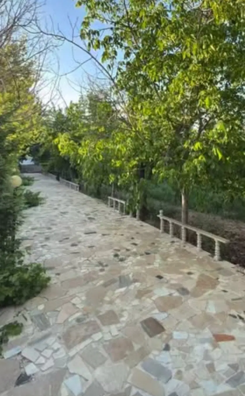 زمین ۱۰۰۰متری